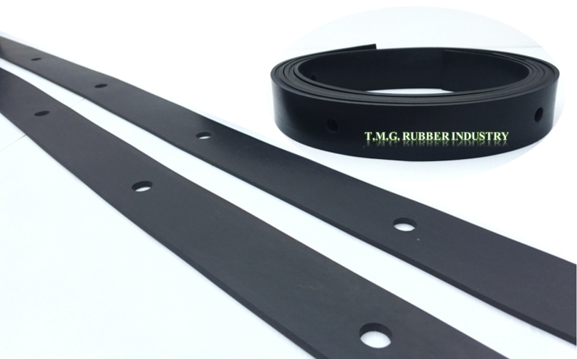 ปะเก็น เจาะรู ยาง NBR ปิดหน้าตู้  - หลังตู้ สินค้าตัดตาม Specification ของลูกค้า