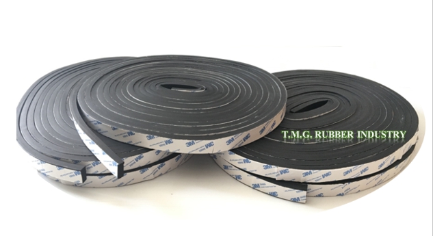 NR Rubber Sponge หรือ ซีลยางสี่เหลี่ยมฟองน้ำ NR ( ติดเทปกาว )